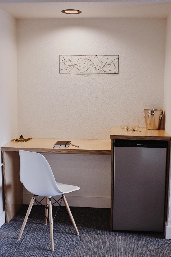 Heliotrope Hotel image 6